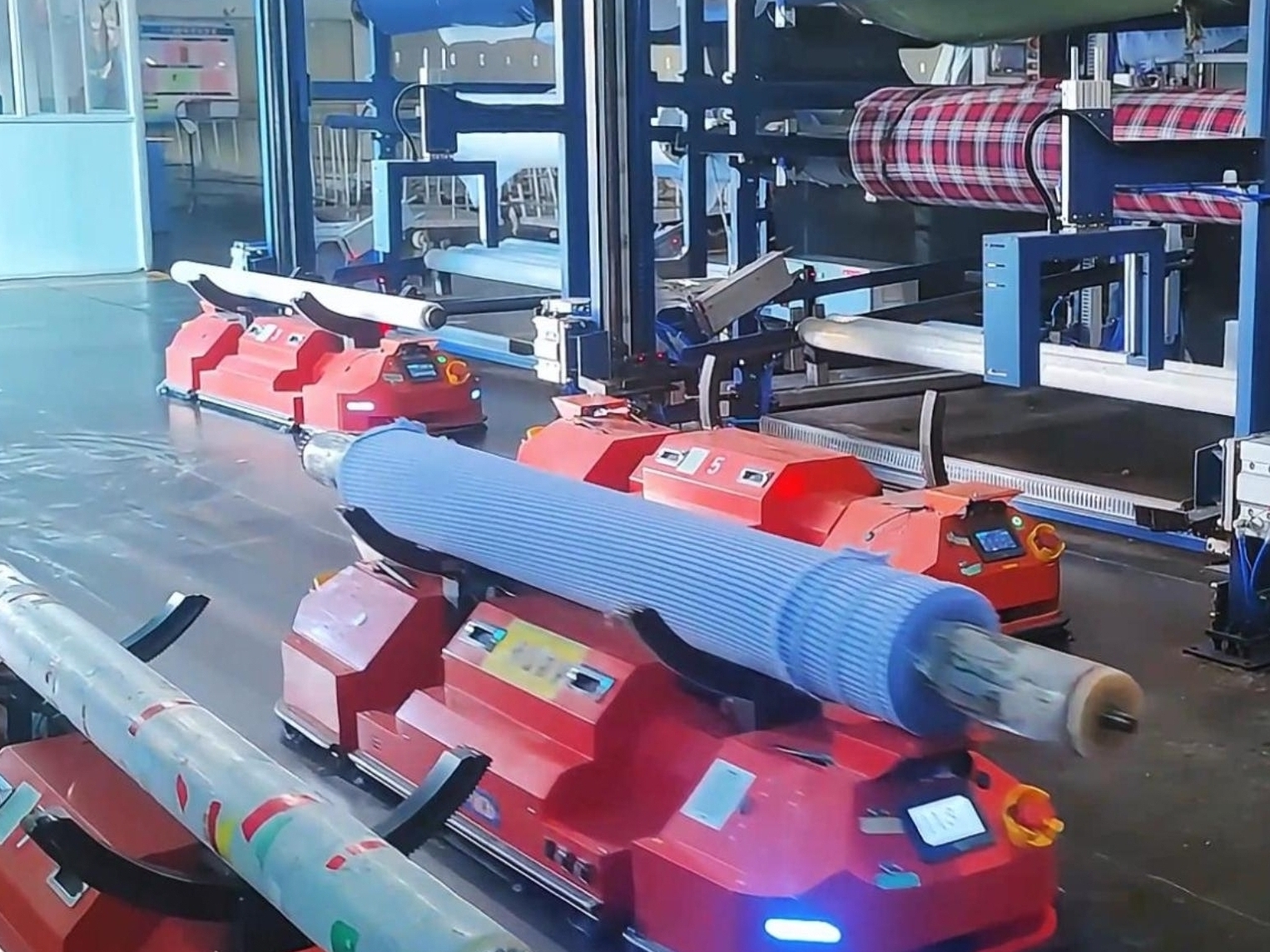 專為紡織業搬運而研發，快捷落布式搬運機器人，更靈活更便捷！